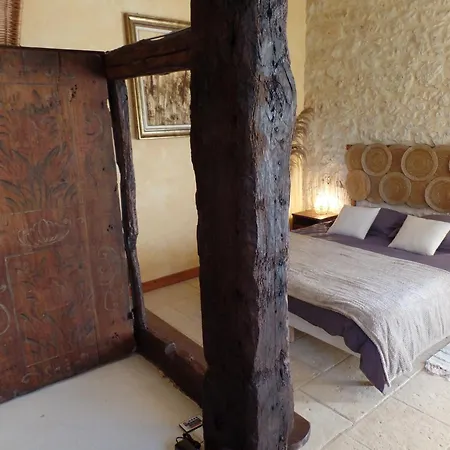 Mas Laborde Bed & Breakfast